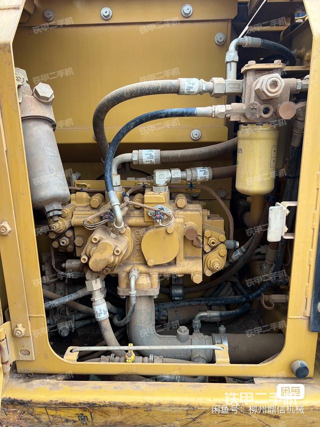 駕駛室整體（整機外觀）