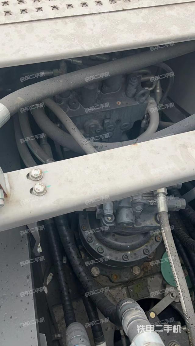 回轉(zhuǎn)馬達和主控閥（整機外觀）