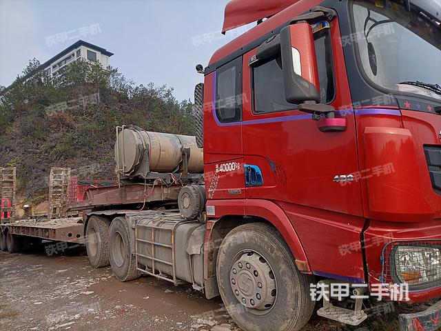德龍新M3000平板運(yùn)輸車