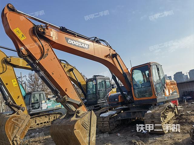 斗山DX215-9CN挖掘機