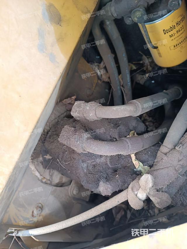 液壓泵艙室正面整體（整機(jī)外觀）