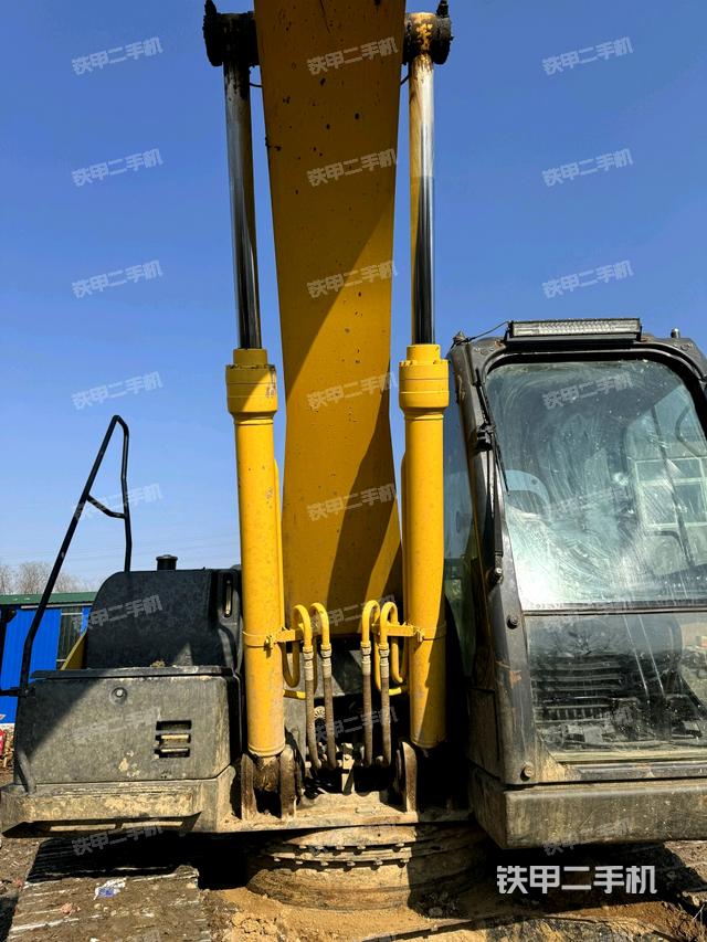 大臂油缸整體?豎拍（工作和回轉(zhuǎn)裝置）