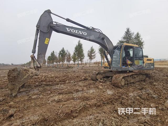 沃爾沃EC210D挖掘機
