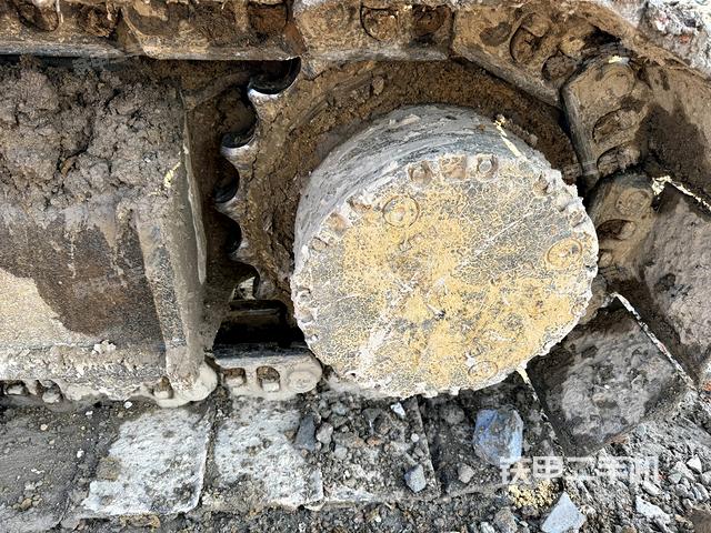 右側(cè)履帶整體（行走機(jī)構(gòu)）