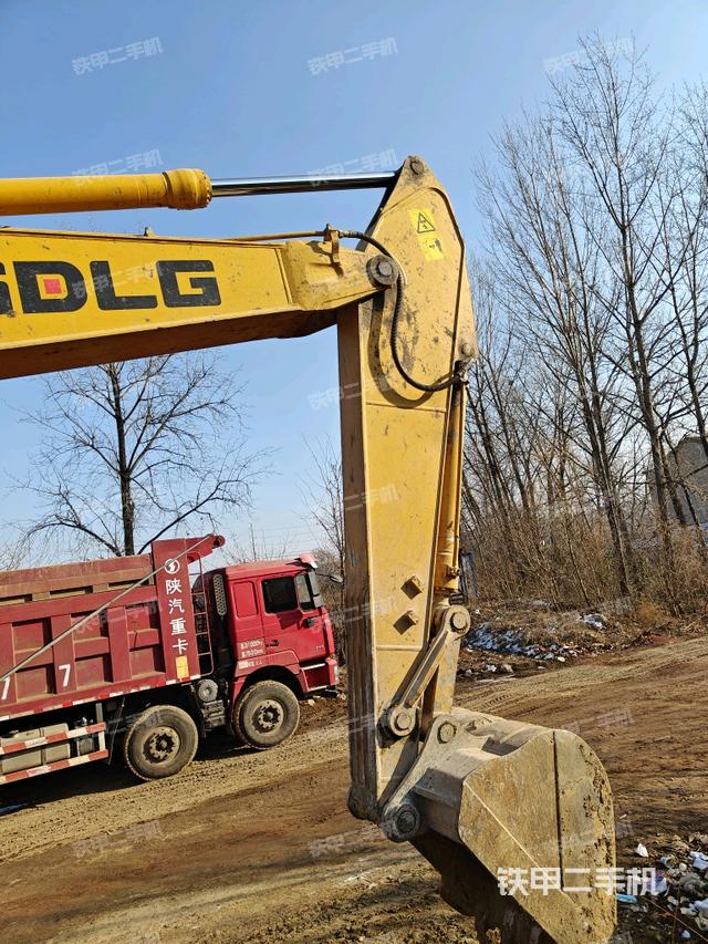 小臂整体右前（工作和回转装置）