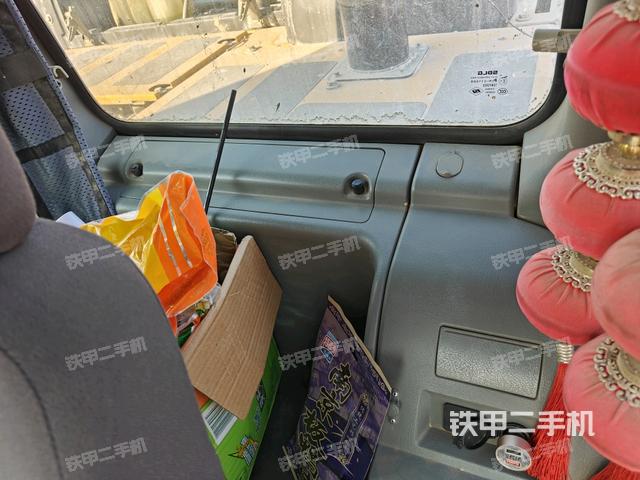 座椅后部（驾驶室部分）