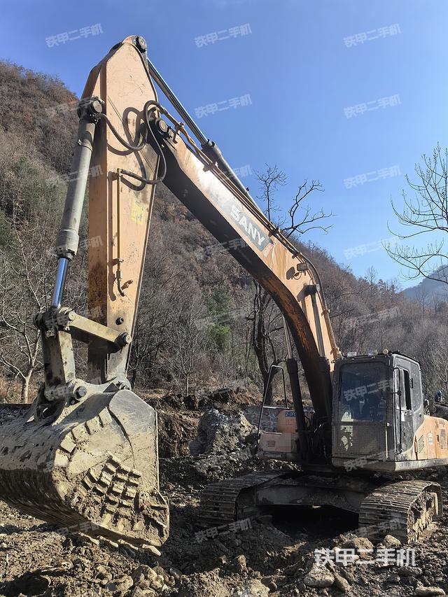 三一重工SY235C挖掘機(jī)