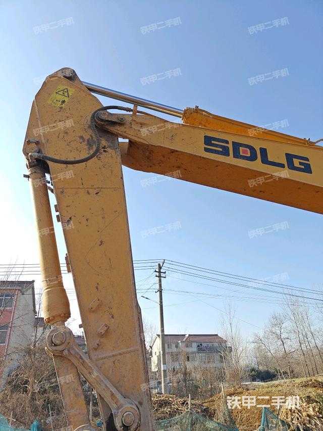 小臂整体左后（工作和回转装置）