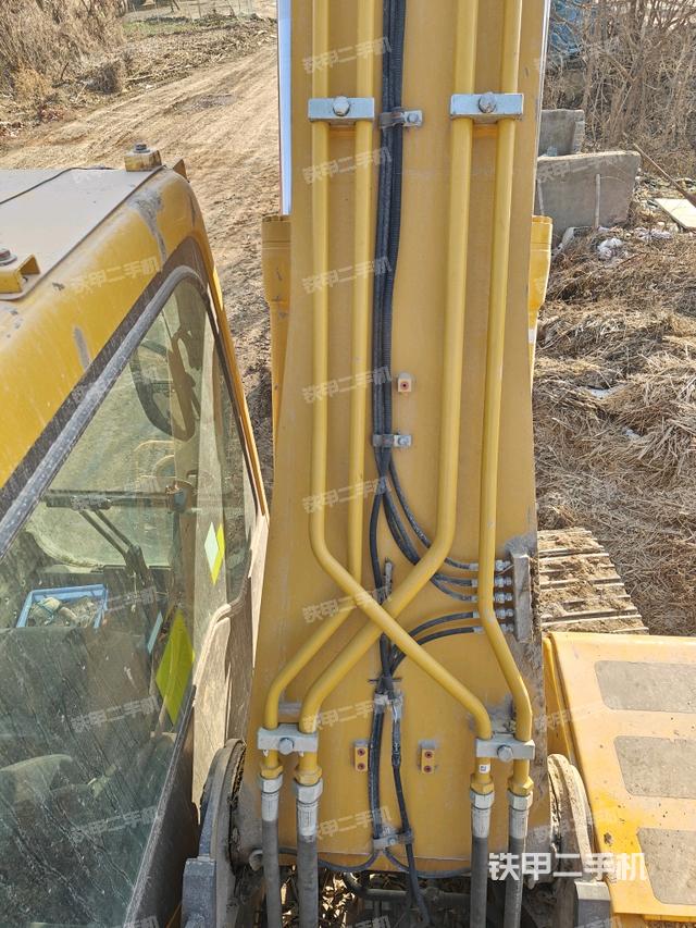 大臂背部俯视（工作和回转装置）