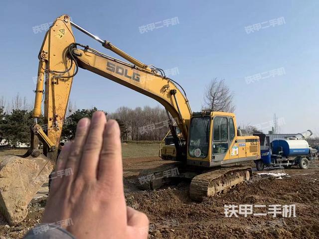 山東臨工LG6210E挖掘機(jī)