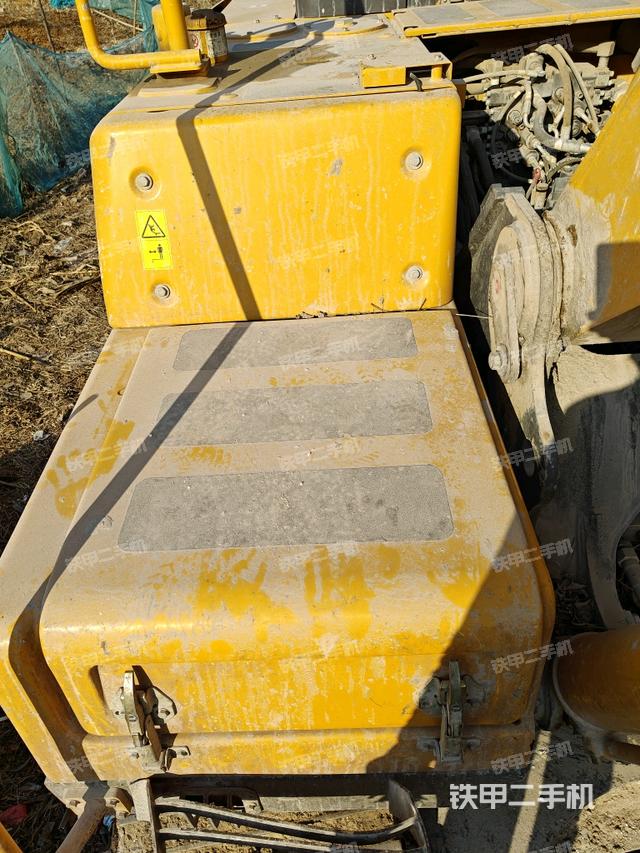 铲斗右后整体（工作和回转装置）