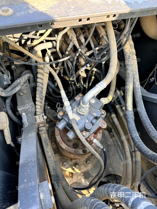 回轉(zhuǎn)馬達(dá)（上車部件）