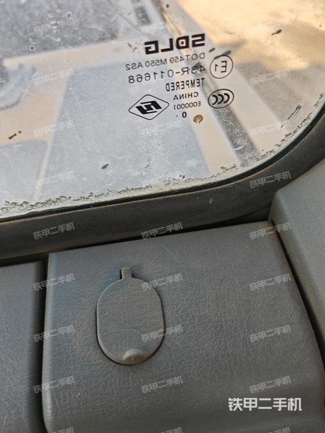 右侧玻璃角标（驾驶室部分）