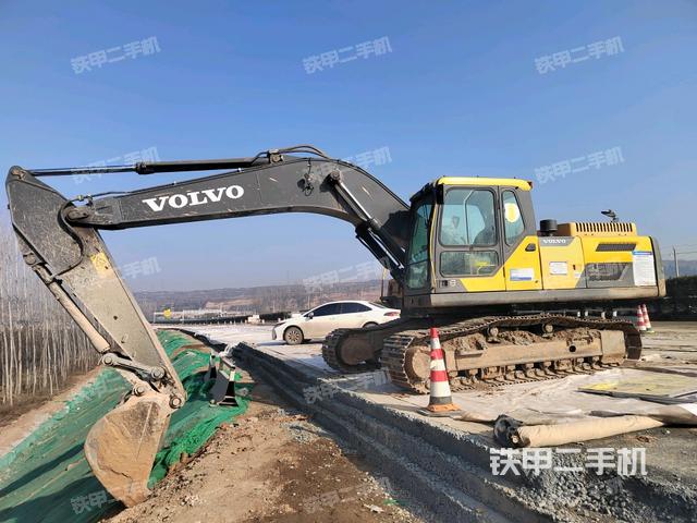沃尔沃EC250D挖掘机