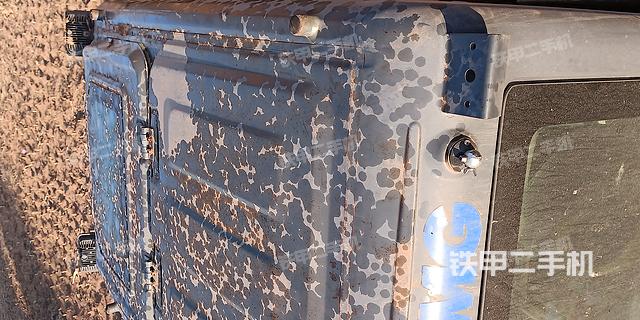 驾驶室顶部（整机外观）