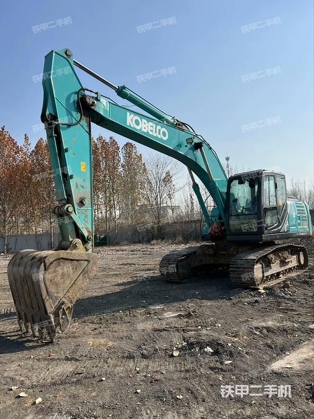 神钢SK200-10挖掘机