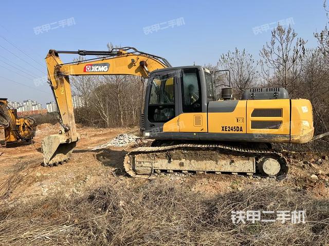 徐工XE200DA挖掘機(jī)