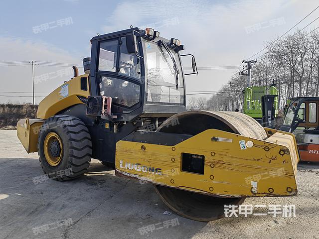 柳工CLG6622E(雙驅(qū))壓路機(jī)
