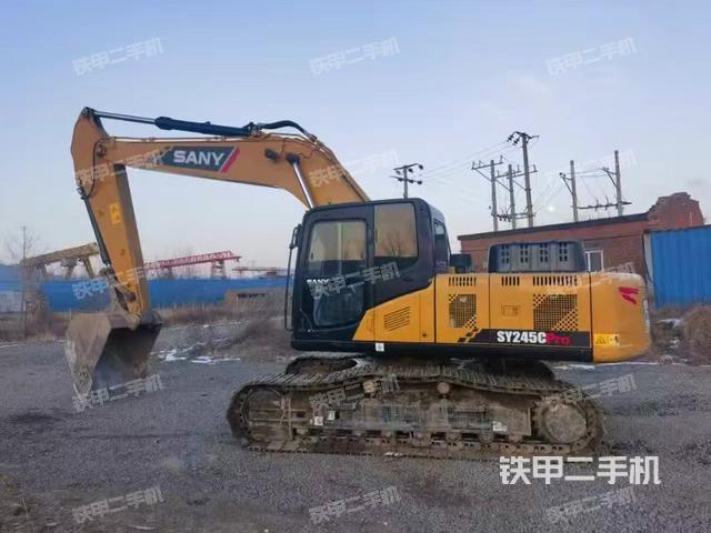 三一重工SY215C挖掘機