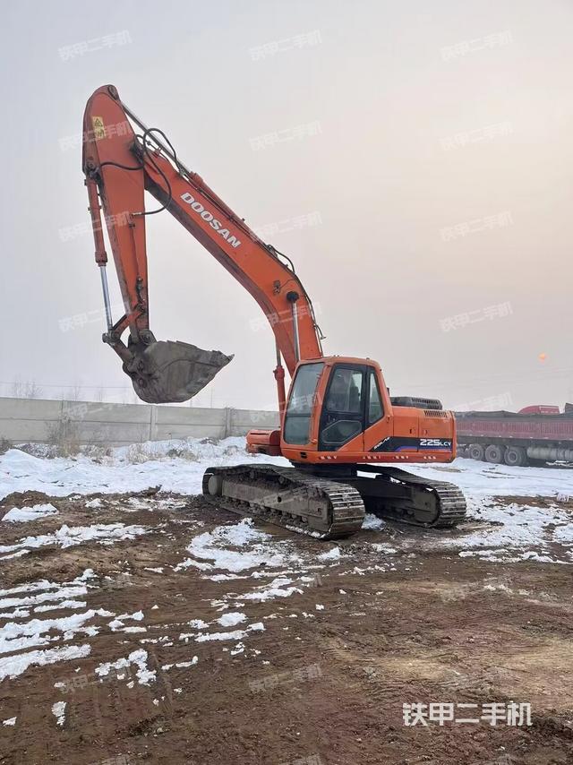 斗山DH225LC-7挖掘机