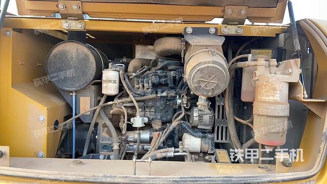 回转马达和主控阀（整机外观）