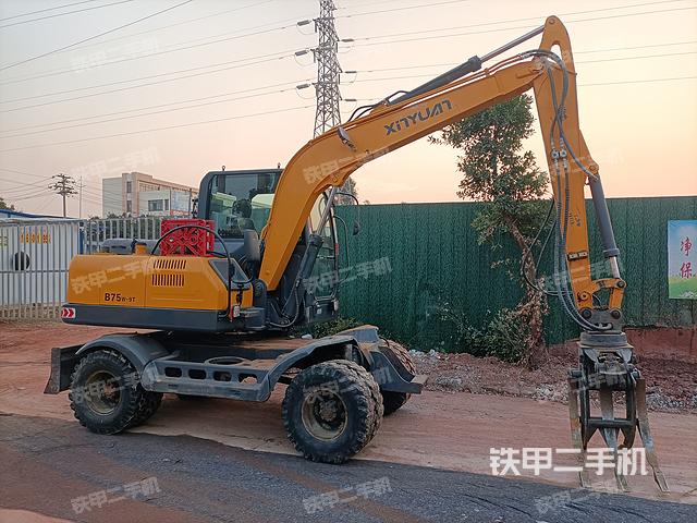 新源XYB75W-9挖掘機