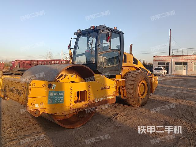 柳工CLG6126壓路機(jī)