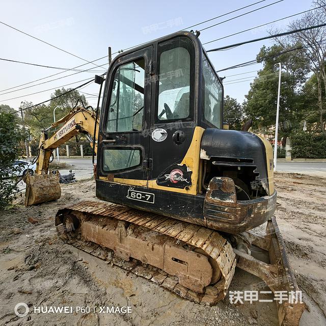 现代R60-7挖掘机