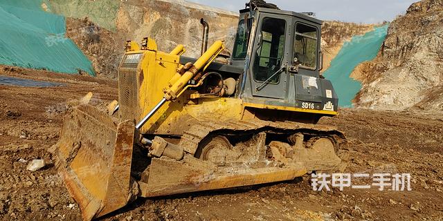 山推SD16标准型推土机