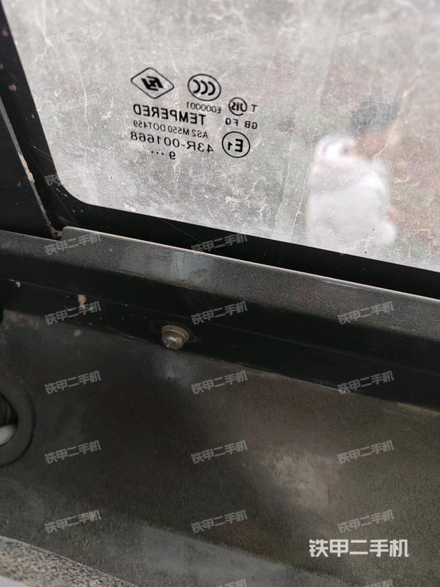 后窗玻璃角標(biāo)(駕駛室部分) 后窗玻璃角標(biāo)(駕駛室部分)