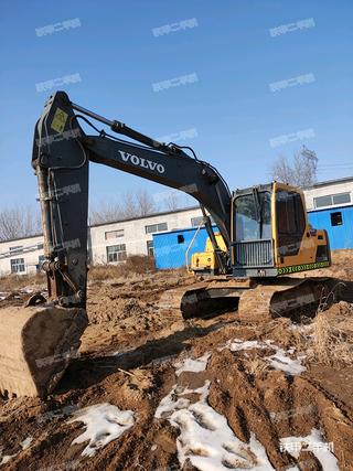 南宁沃尔沃EC140D挖掘机实拍图片