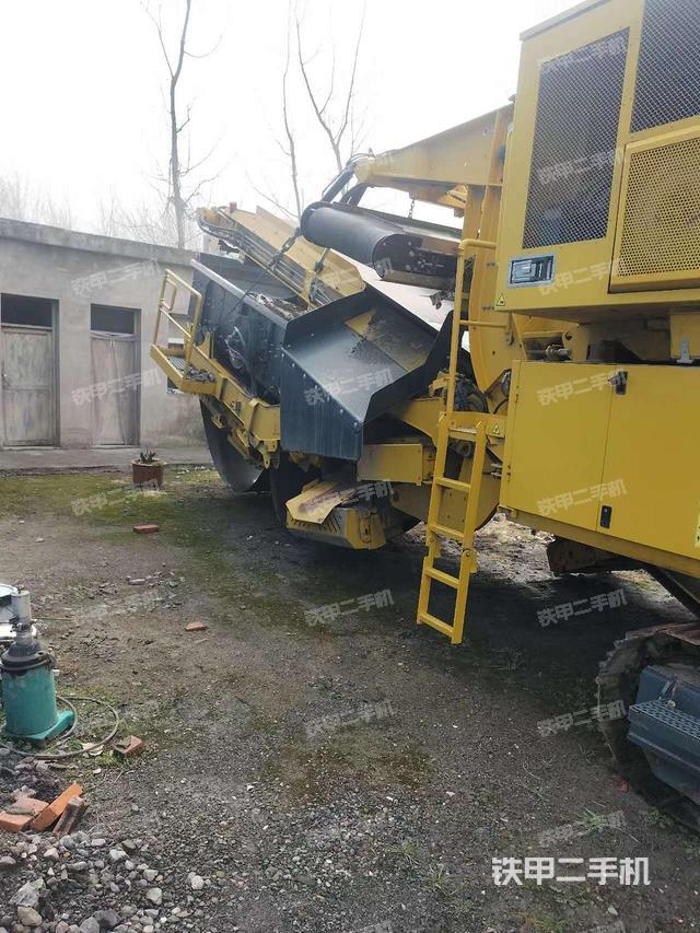 整机右侧（设备外观及核心部件）