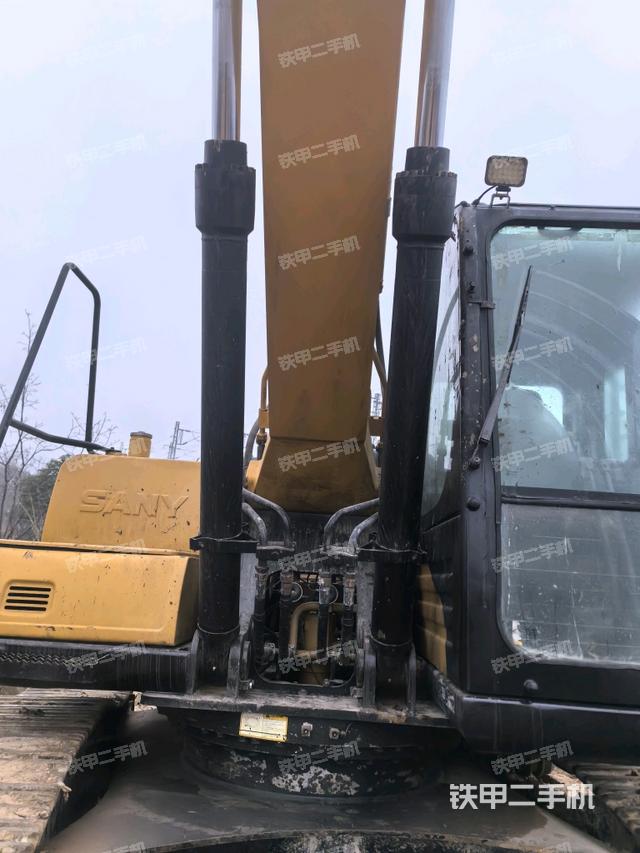 大臂油缸整體?豎拍（工作和回轉(zhuǎn)裝置）