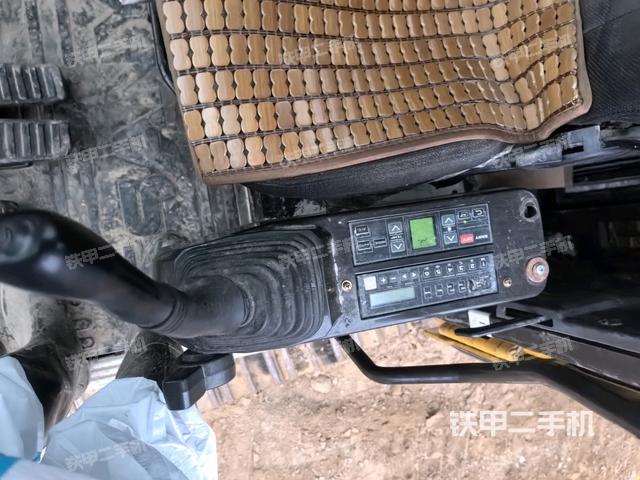 座椅右側(cè)控制臺/鑰匙門/油門/含右手柄（駕駛室部分）