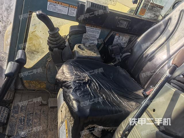 驾驶室整体（整机外观）