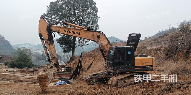 现代R225-7挖掘机