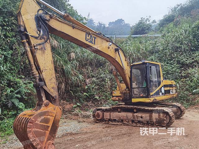 卡特彼勒320V2挖掘机