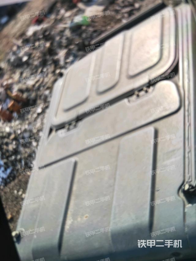 駕駛室頂部俯視（上車部件）