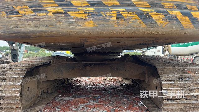 雷沃重工FR220E挖掘機