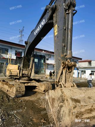 河北-邢台市二手沃尔沃EC200DAG挖掘机实拍照片