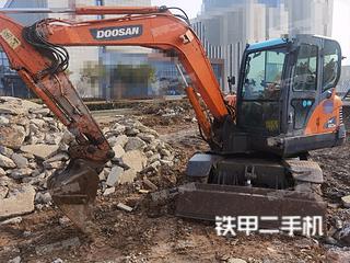 斗山DX60W挖掘机实拍图片