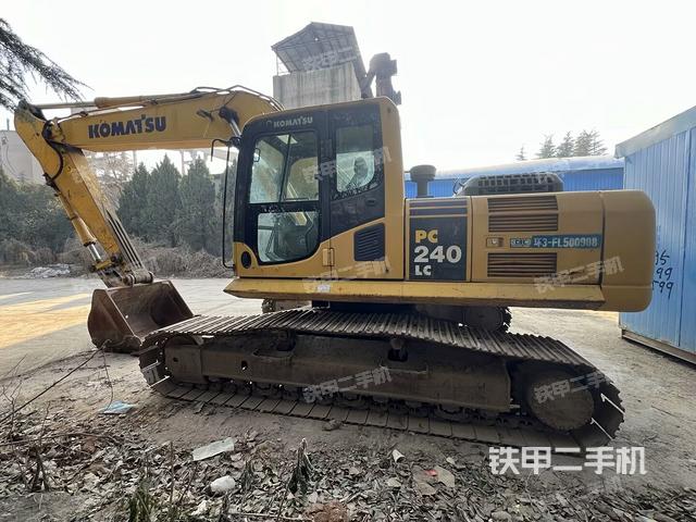 小松PC240LC-8M0挖掘機(jī)
