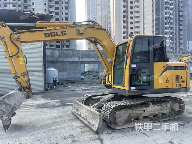 山东临工E680F挖掘机