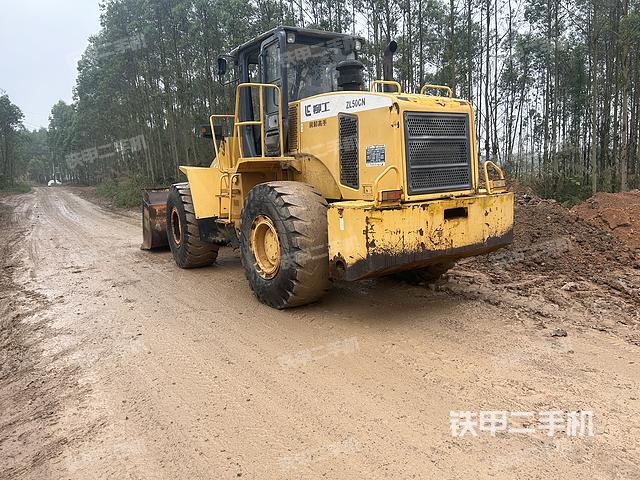 发动机左侧（整机外观及大件）