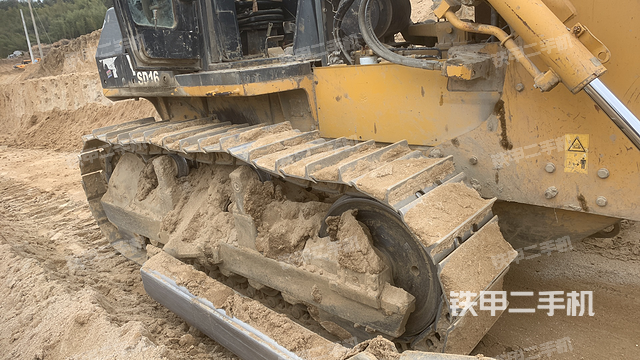 山推SD16标准型推土机