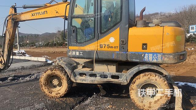新源XY75W-8T挖掘机