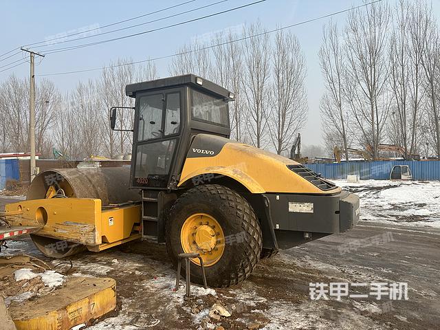 沃尔沃SD200DX压路机