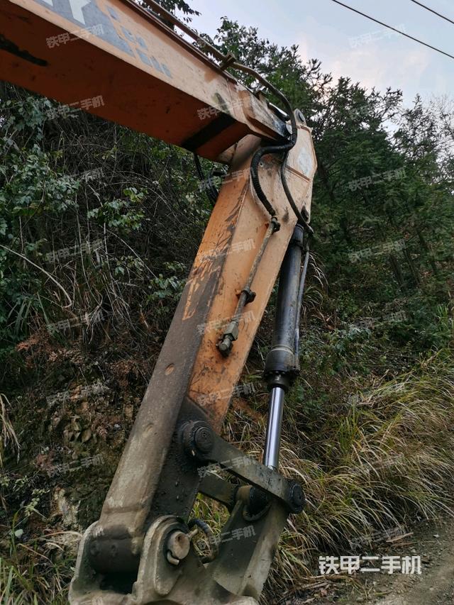 小臂整體左后(工作和回轉(zhuǎn)裝置) 小臂整體左后(工作和回轉(zhuǎn)裝置)