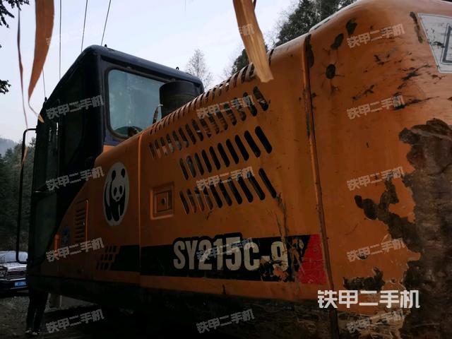 駕駛室左后45度(駕駛室部分) 駕駛室左后45度(駕駛室部分)