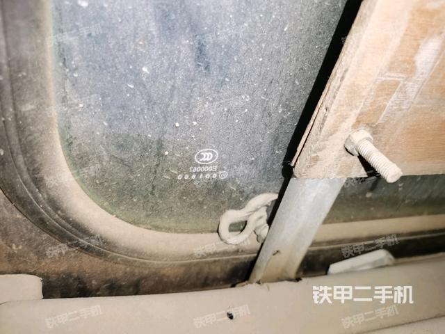 后窗玻璃角標(biāo)(駕駛室部分) 后窗玻璃角標(biāo)(駕駛室部分)